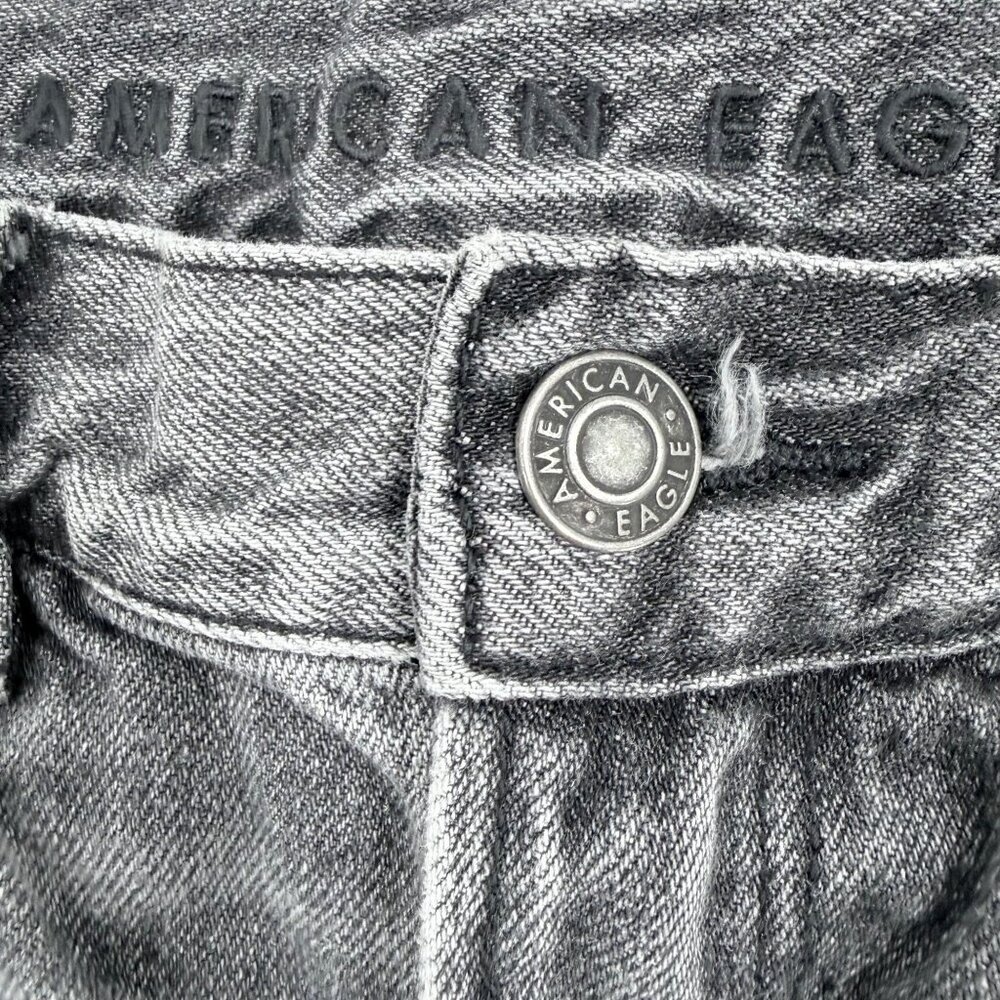 American Eagle Outfitters Womens High-Waisted Black Distressed Jeans Size 8 Shor - Picture 4 of 7